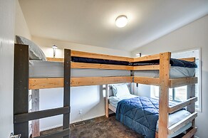 Oregon Cabin on Pine Hollow Reservoir w/ Mtn View!