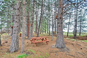 Oregon Cabin on Pine Hollow Reservoir w/ Mtn View!
