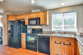 Oregon Cabin on Pine Hollow Reservoir w/ Mtn View!