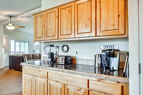 Oregon Cabin on Pine Hollow Reservoir w/ Mtn View!