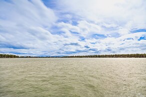 Oregon Cabin on Pine Hollow Reservoir w/ Mtn View!