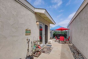 7 Mi to Soboba Casino: Hemet Home w/ Patios!