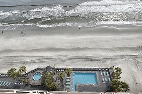 1410 Waters Edge Resort 1 Bedroom Condo by RedAwning