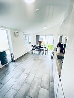 Immaculate 2 Bed House in Cambridge