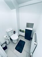 Immaculate 2 Bed House in Cambridge