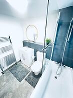 Immaculate 2 Bed House in Cambridge