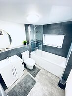 Immaculate 2 Bed House in Cambridge