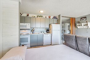 Picturesque Mt Spokane Condo Near Skiing & Biking!