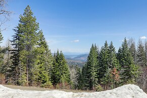 Picturesque Mt Spokane Condo Near Skiing & Biking!