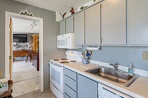 Picturesque Mt Spokane Condo Near Skiing & Biking!