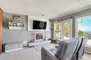 Picturesque Mt Spokane Condo Near Skiing & Biking!