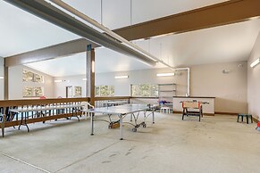 Picturesque Mt Spokane Condo Near Skiing & Biking!