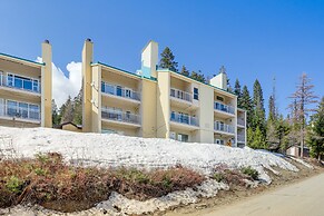 Picturesque Mt Spokane Condo Near Skiing & Biking!