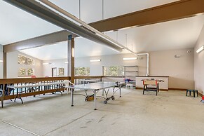 Picturesque Mt Spokane Condo Near Skiing & Biking!