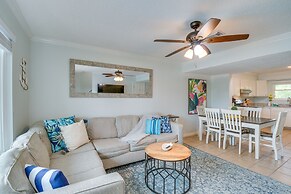 Cozy Pensacola Townhome w/ Shared Yard & Gas Grill