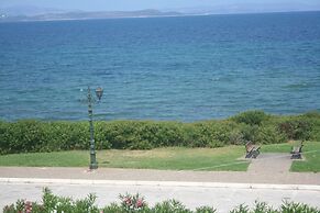 Nea Makri Beach Apartment