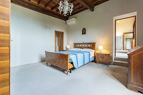 Villa Montegattoli With Panoramic Pool