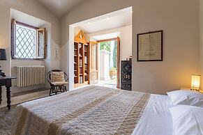 Villa Montegattoli With Panoramic Pool