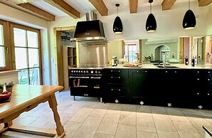 Panorama Chalet mit Sauna by BelleStay