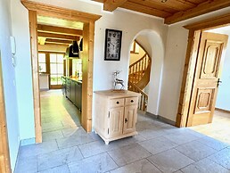 Panorama Chalet mit Sauna by BelleStay