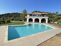 Antinea Olympian Villa