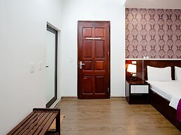 Phuong Nam Hotel Aeon Mall Long Bien