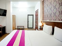 Phuong Nam Hotel Aeon Mall Long Bien