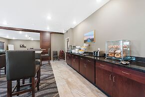 Cobblestone Hotel & Suites-RussellsPoint
