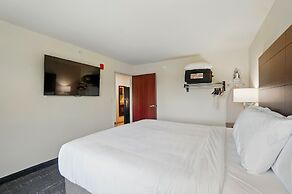 Cobblestone Hotel & Suites-RussellsPoint