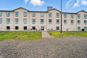 Cobblestone Hotel & Suites-RussellsPoint