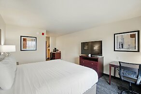 Cobblestone Hotel & Suites-RussellsPoint