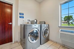 Cobblestone Hotel & Suites-RussellsPoint