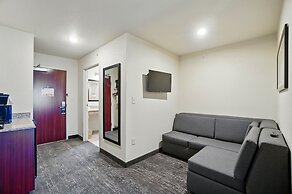 Cobblestone Hotel & Suites-RussellsPoint