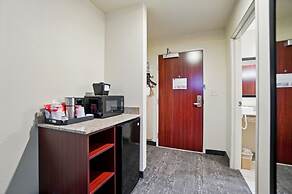 Cobblestone Hotel & Suites-RussellsPoint