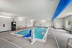 Cobblestone Hotel & Suites-RussellsPoint