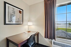 Cobblestone Hotel & Suites-RussellsPoint