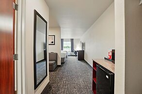 Cobblestone Hotel & Suites-RussellsPoint