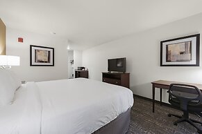 Cobblestone Hotel & Suites-RussellsPoint