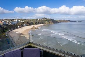 Royal Victoria Court 11 - Sea and Harbour Views