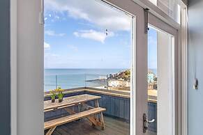 Royal Victoria Court 11 - Sea and Harbour Views