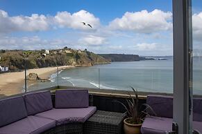 Royal Victoria Court 11 - Sea and Harbour Views