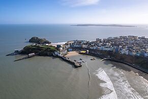 Royal Victoria Court 11 - Sea and Harbour Views