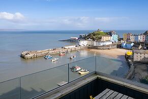 Royal Victoria Court 11 - Sea and Harbour Views