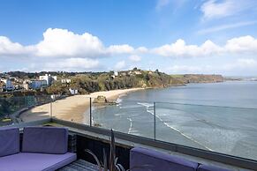 Royal Victoria Court 11 - Sea and Harbour Views