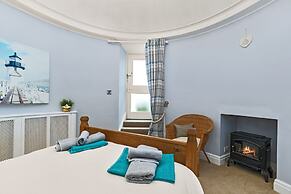 Laston Garden Apartment - Sea Views Large Terrace