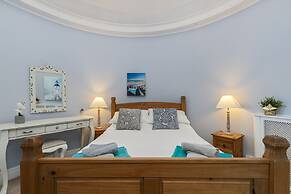 Laston Garden Apartment - Sea Views Large Terrace