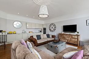 Laston Garden Apartment - Sea Views Large Terrace