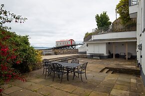 Laston Garden Apartment - Sea Views Large Terrace