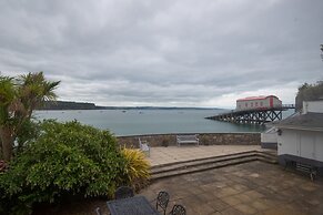 Laston Garden Apartment - Sea Views Large Terrace