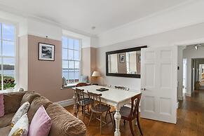 Laston Garden Apartment - Sea Views Large Terrace